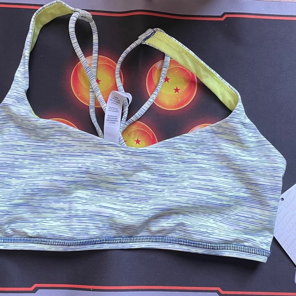 Lululemon Free To Be Bra NWT Size 8 - Picture 1 of 2
